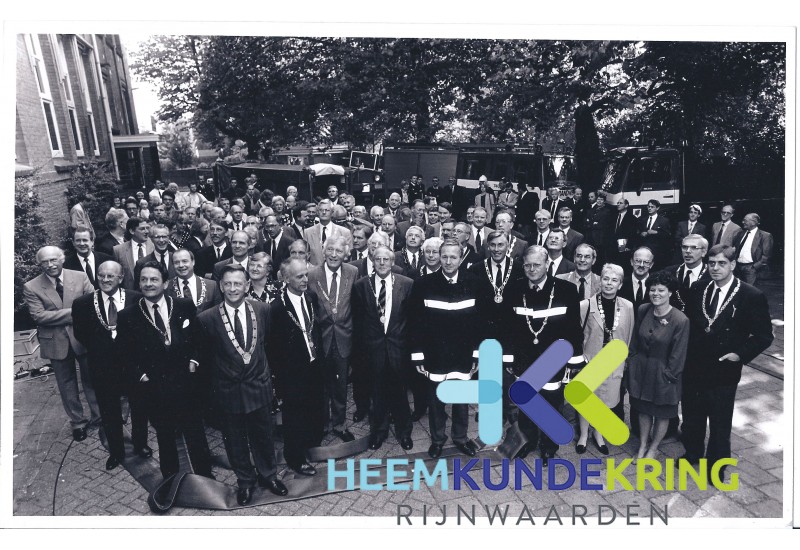 11-09-1992 CvK Jan Terlouw met burgemeesters van Gelderland bij de campagne Voorlichting bij Rampen